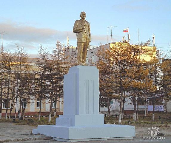 Ола | Памятники Ленину